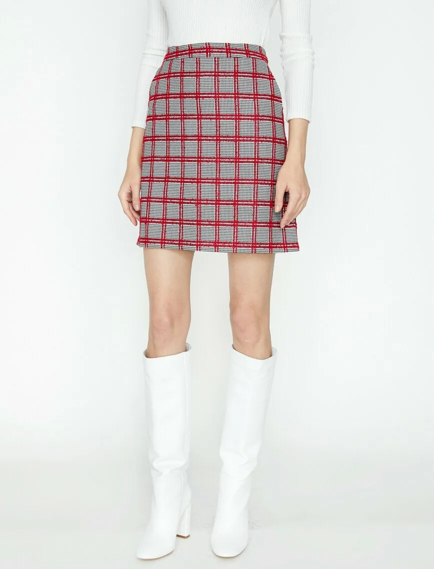 12191 Red Check Mini Skirt