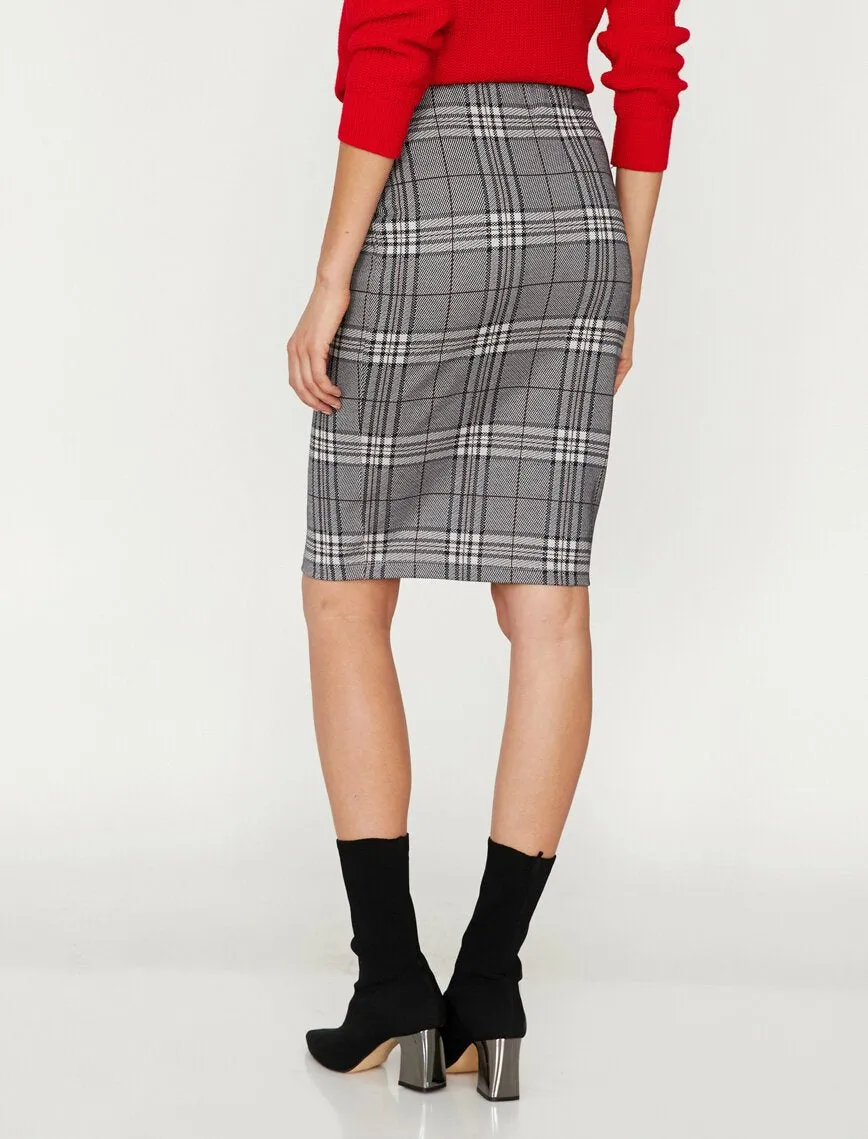 12299 Brown Check Knee Length Skirt