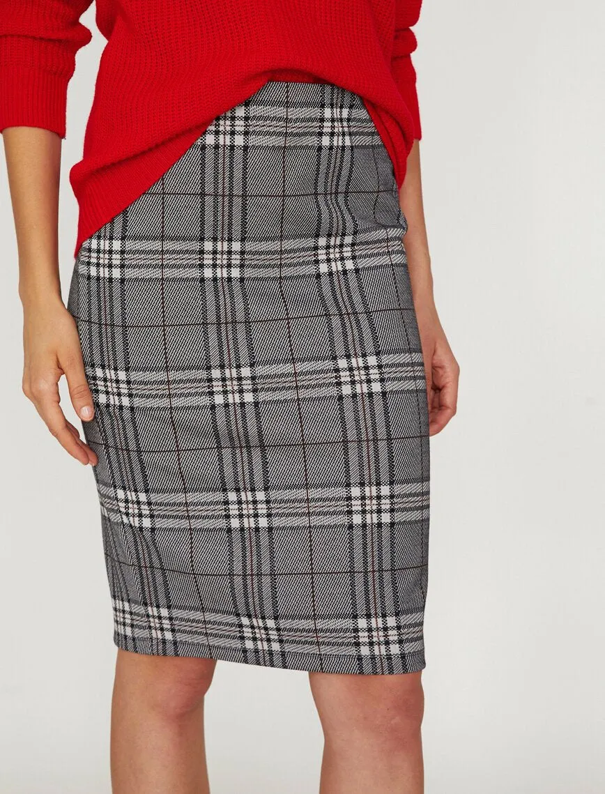 12299 Brown Check Knee Length Skirt